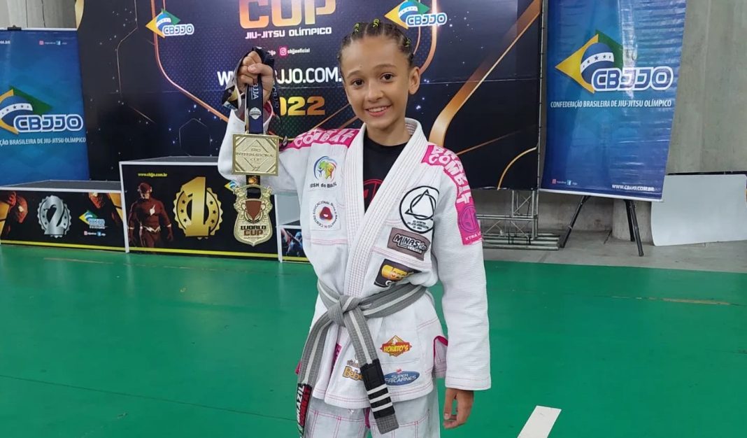 enses conquistam 19 medalhas em campeonato de luta livre no RJ